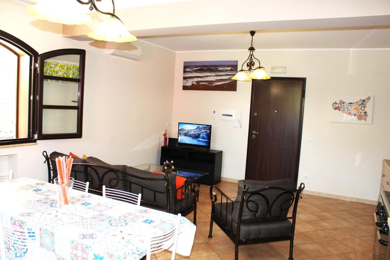Casa Vacanze A Rava Francavilla di Sicilia Ngoại thất bức ảnh